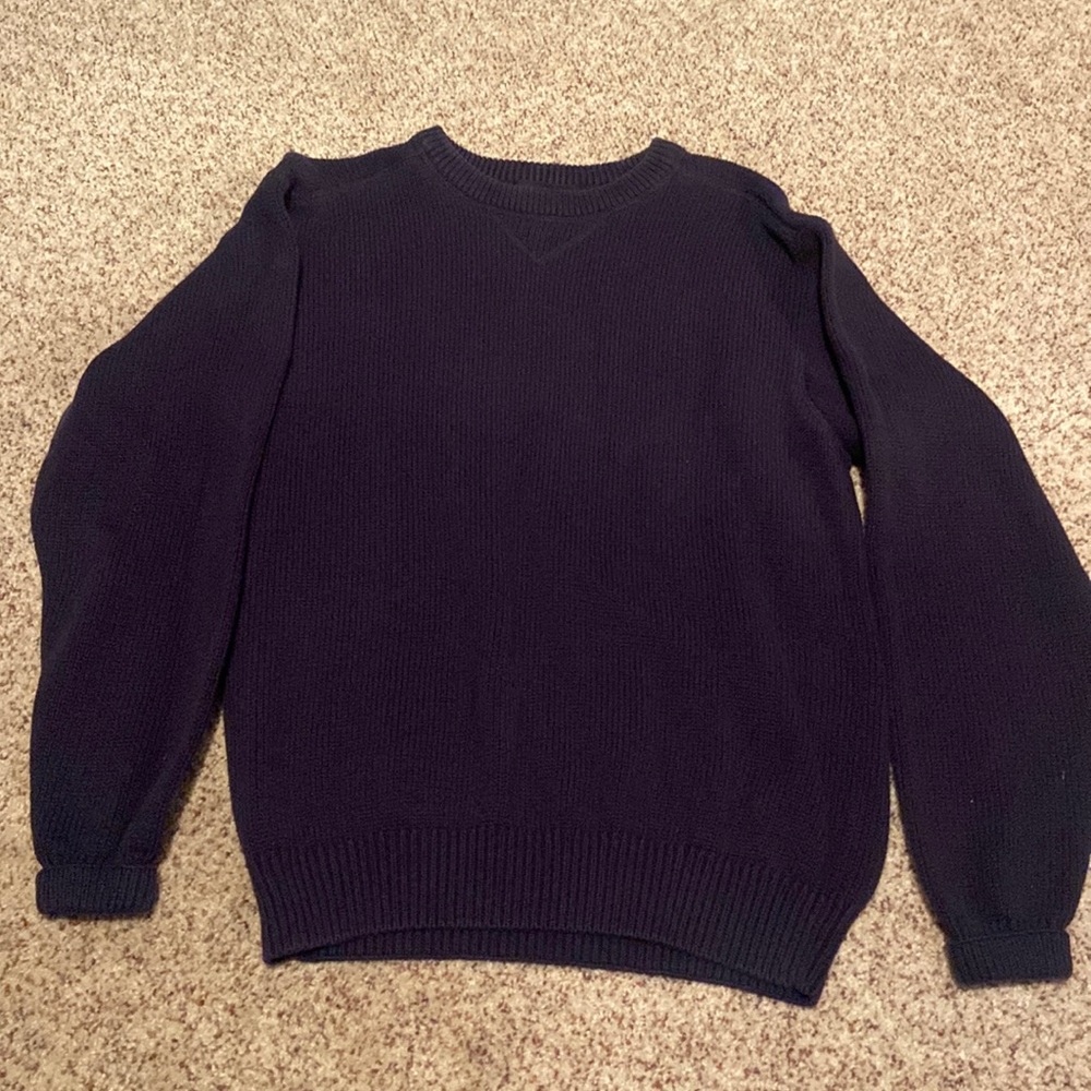 Men’s navy blue sweater